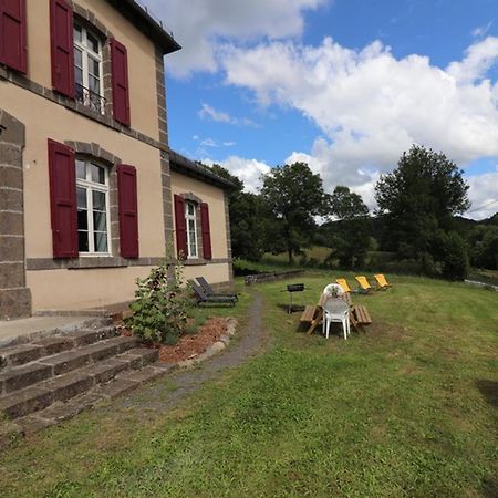 Willa Maison De Charme Au Coeur Des Monts Du Cantal, Ideale Pour 12 Pers., Avec Jardin, Cheminee Et Loisirs Proches - Fr-1-742-96 Saint-Martin-Valmeroux Zewnętrze zdjęcie